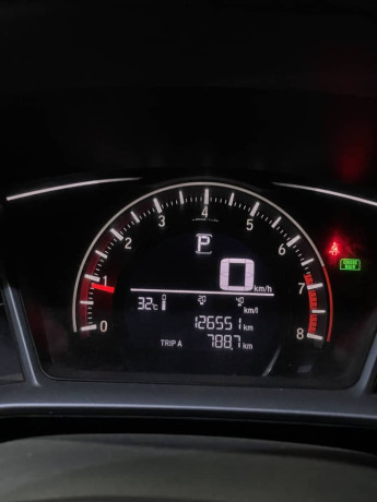 honda-civic-2017-ug-oriel-big-5