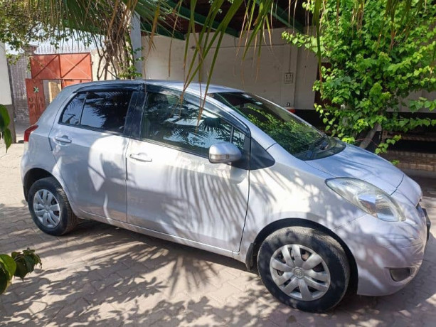 toyota-vitz-model-2010-registered-2014-big-6