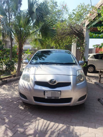 toyota-vitz-model-2010-registered-2014-big-4