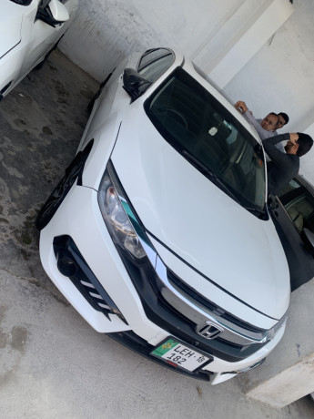 2018-honda-civic-big-0