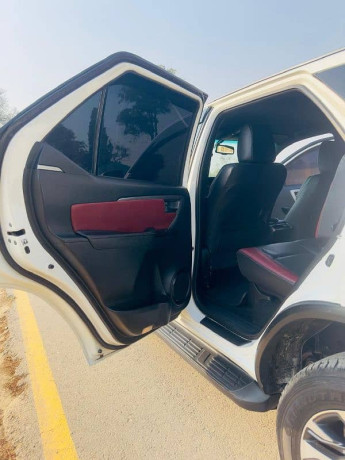 toyota-fortuner-legender-2022-big-8