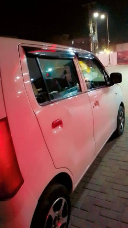 suzuki-wagon-r-2015-big-6