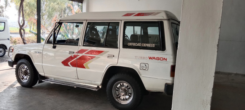 pajero-1989-big-4