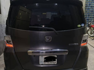 honda-freed-201703016371471