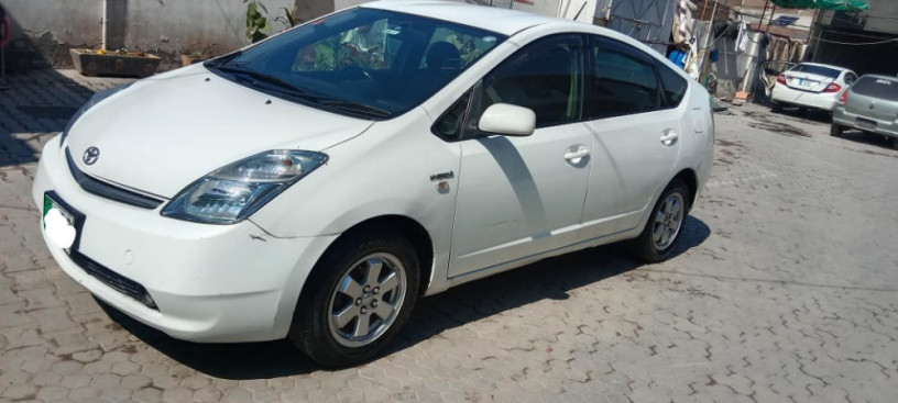 2007-prius-big-0