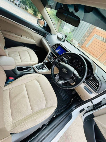 hyundai-elantra-gls-2024-big-6