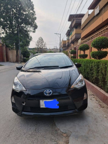 toyota-aqua-2014-s-grade-big-0