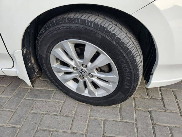honda-city-aspire-2016-big-10