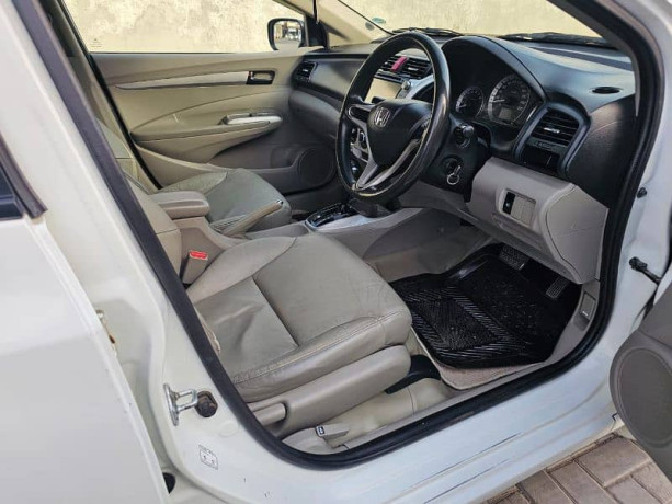 honda-city-aspire-2016-big-6