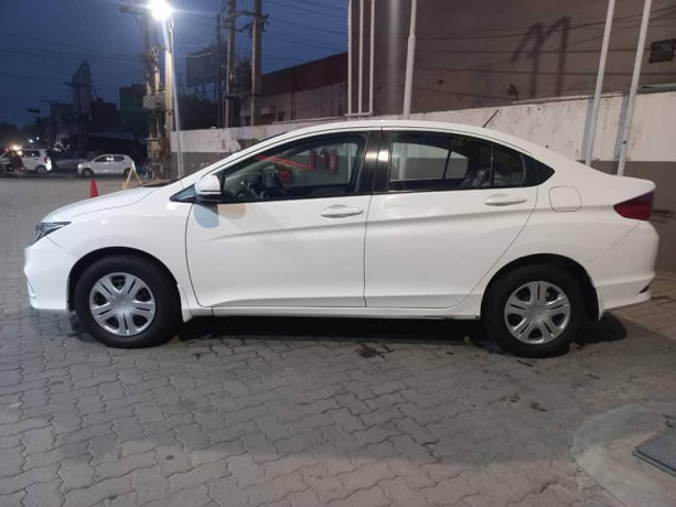 honda-city-cvt-standard-big-5
