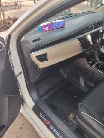 toyota-corolla-xli-2015-big-8