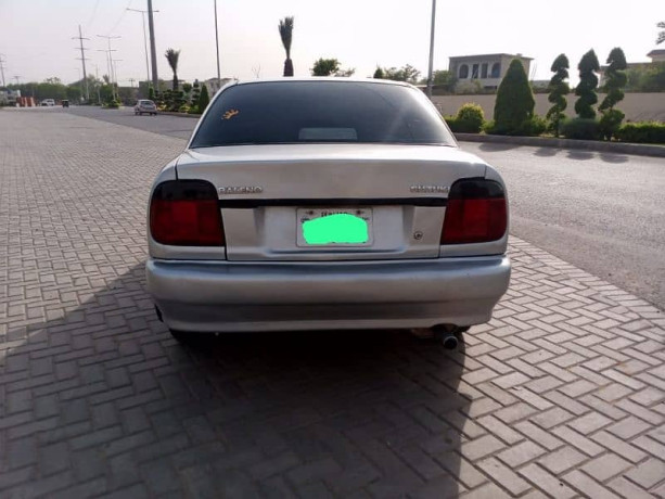 suzuki-baleno-2004-big-0