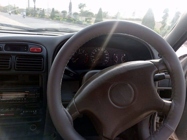 suzuki-baleno-2004-big-5