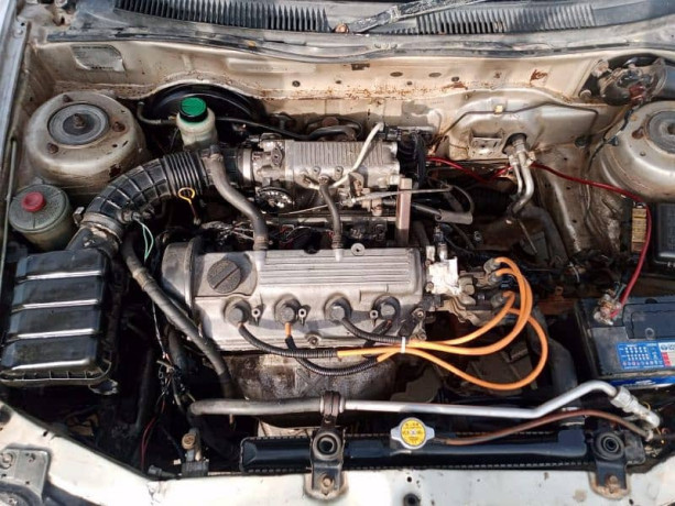 suzuki-baleno-2004-big-2