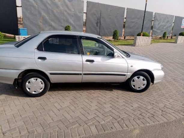 suzuki-baleno-2004-big-12