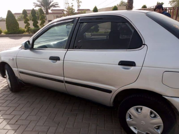 suzuki-baleno-2004-big-10