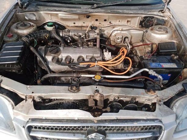 suzuki-baleno-2004-big-7