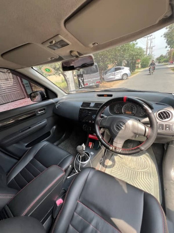 suzuki-swift-2012-big-9