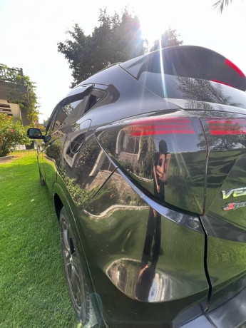 honda-vezel-z-2015-big-15