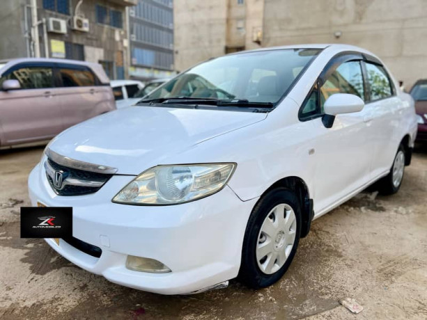honda-fit-aria-200612-big-2