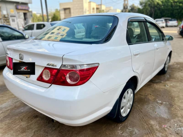 honda-fit-aria-200612-big-4