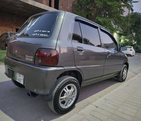 daihatsu-cuore-2010-big-1