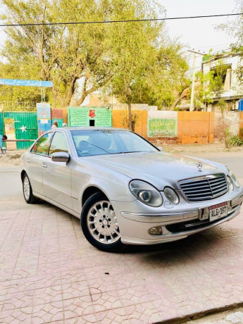 mercedes-e-class-2003-big-0