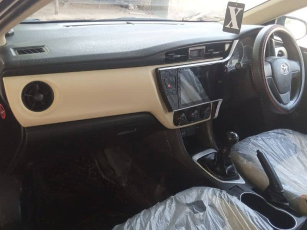 toyota-corolla-xli-2017-big-4