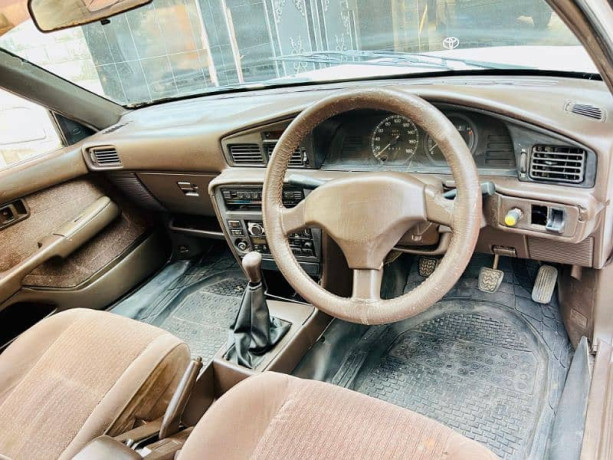 toyota-corona-1992-big-10