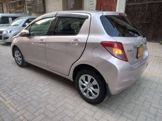 toyota-vitz-2011-automatic-big-2