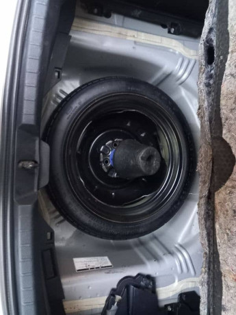 toyota-vitz-2011-automatic-big-13