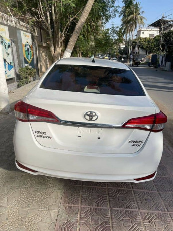 toyota-yaris-15-ativ-cvti-2021-model-big-3