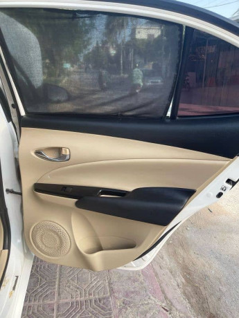 toyota-yaris-15-ativ-cvti-2021-model-big-18