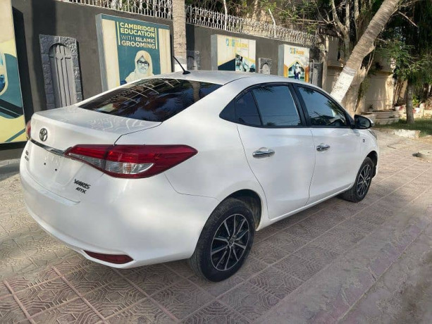 toyota-yaris-15-ativ-cvti-2021-model-big-2
