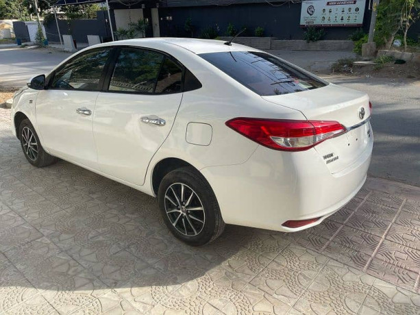 toyota-yaris-15-ativ-cvti-2021-model-big-4