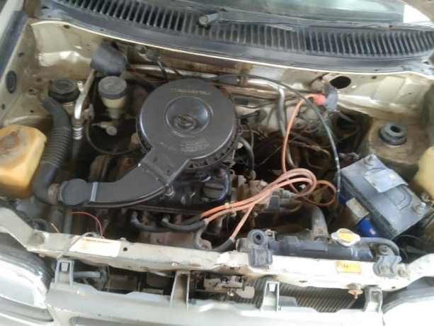 daihatsu-cuore-2007-big-6