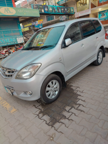 toyota-avanza-big-1