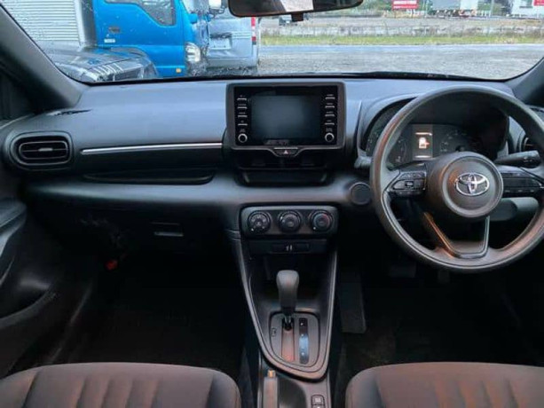 toyota-yaris-2021-big-3