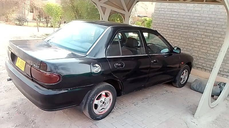 mitsubishi-lancer-1994-big-0