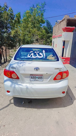 toyota-corolla-2010-big-11