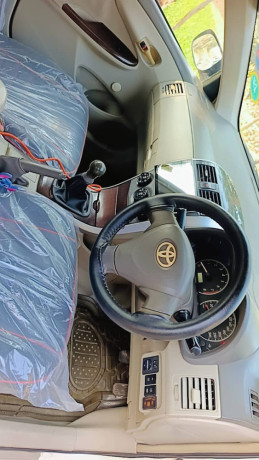 toyota-corolla-2010-big-5