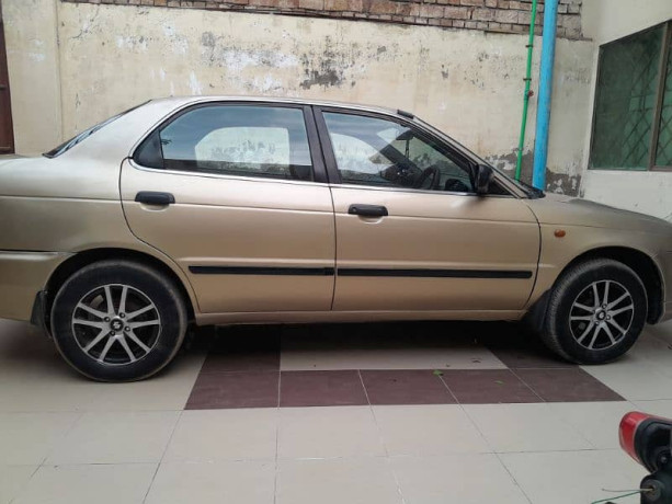 suzuki-baleno-2005-big-7