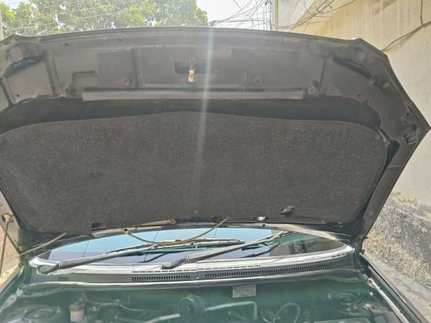 toyota-corolla-altis-2005-big-4