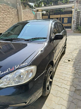 toyota-corolla-altis-2005-big-18