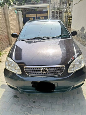 toyota-corolla-altis-2005-big-2