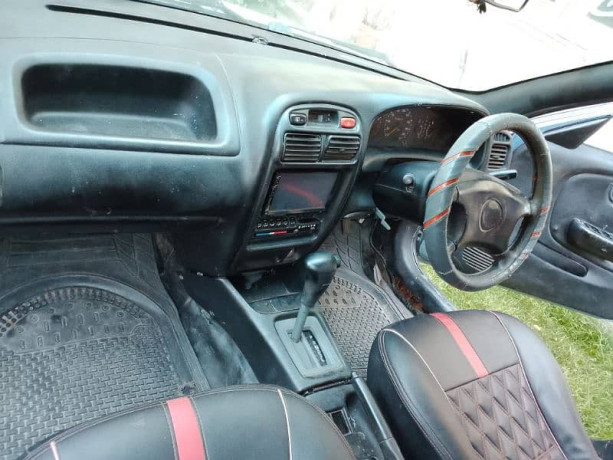 suzuki-baleno-2004-mid-big-1