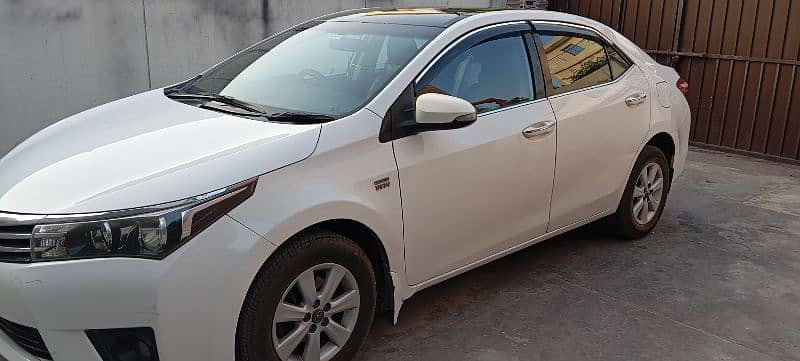 toyota-corolla-altis-18-2016-big-2
