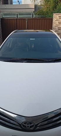 toyota-corolla-altis-18-2016-big-4