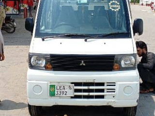 mitsubishi-minicab-bravo-2016