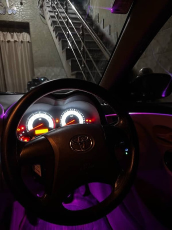 toyota-corolla-altis-2012-big-10